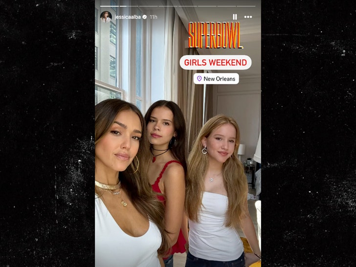 jessica alba and daughters superbowl insta 3