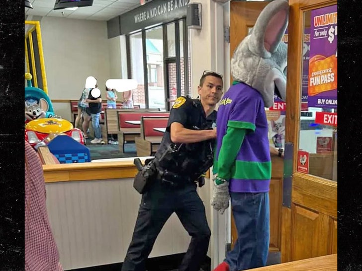 chuck e cheese arrested reddit sub