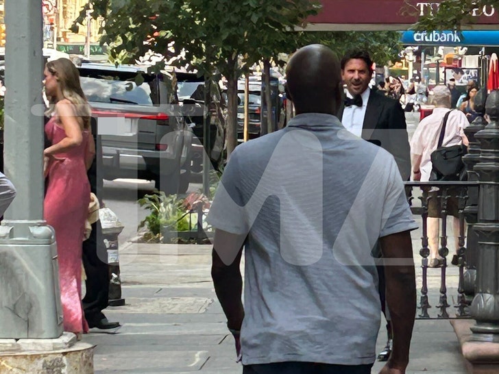 sub-gigi-hadid-bradley-cooper-tmz-3
