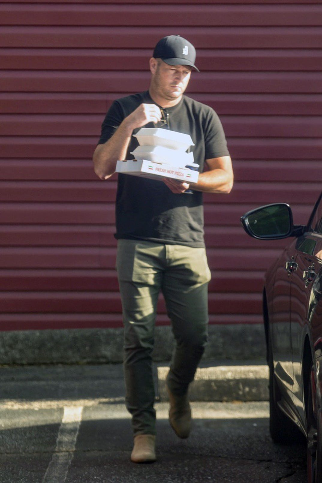 Zach Hickerson Picks Up Pizza 9