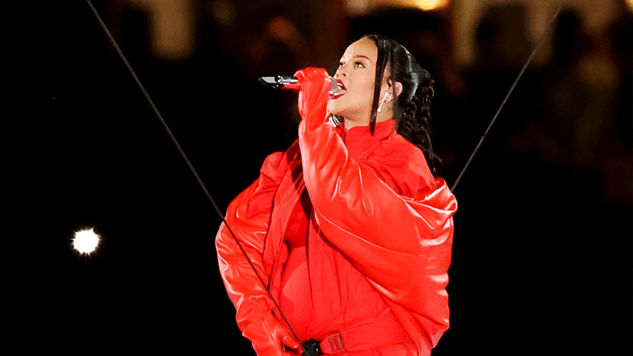 Rihanna Pregnant, Big Reveal during Super Bowl Halftime Show thumbnail