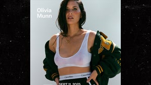 0911-Olivia-Munn-Bustle-PRIMARY