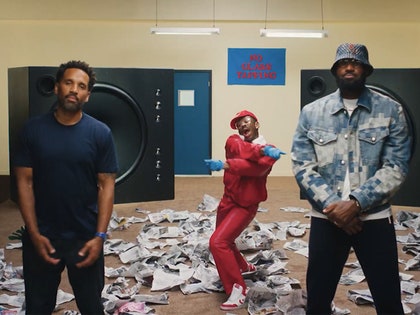 072125_lebron_maverick_straight