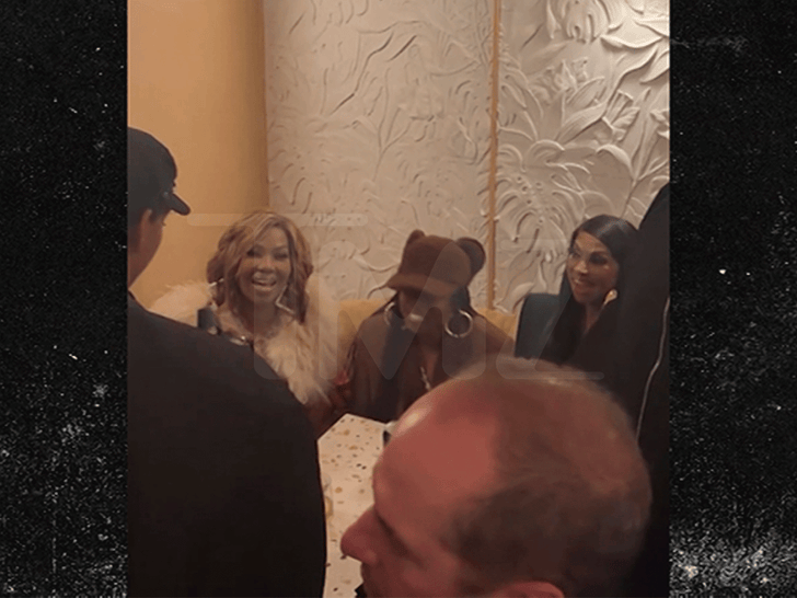 111025_salt_n_pepa_missy_elliott_maxwell_kid_n_play_spinderella_table_primary