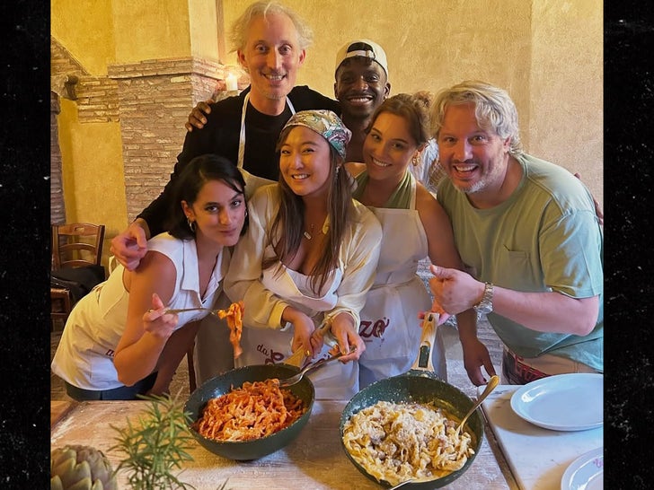 1218-Emily-In-Paris-BTS-Sub1