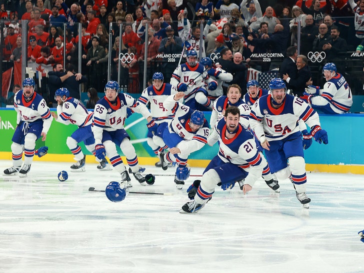 Medalla de oro del equipo de hockey de EE. UU. Getty 2
