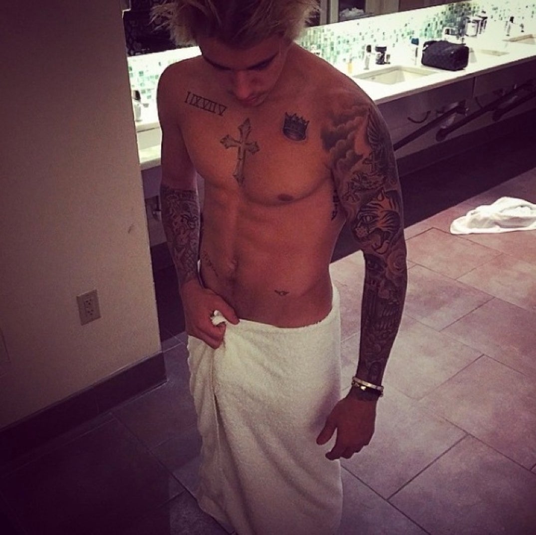 0229_justin_bieber_shirtless10