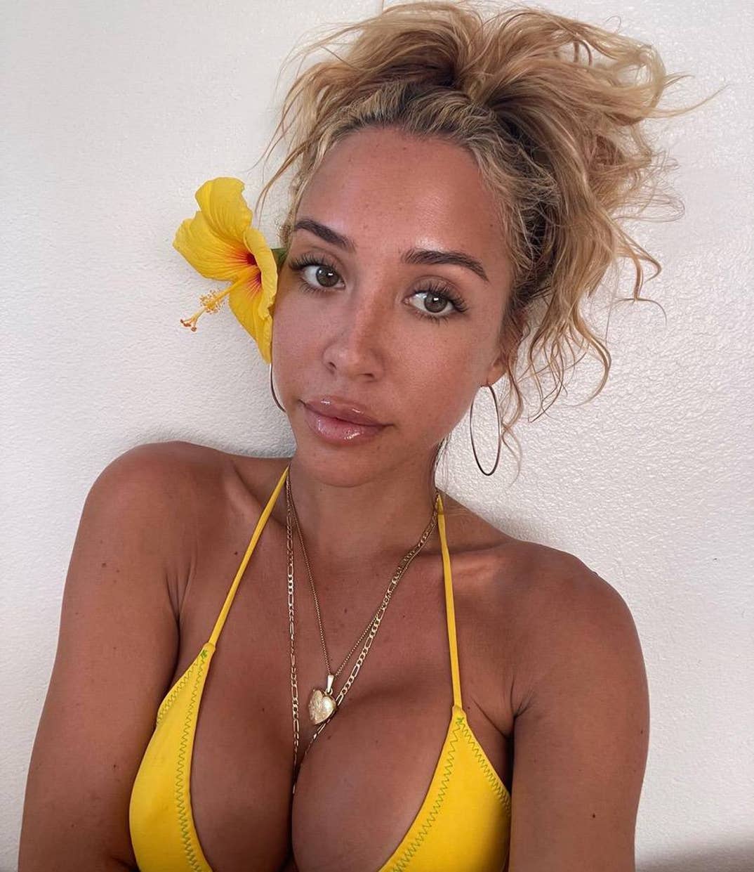 Amber Mozo Hot Shots 0