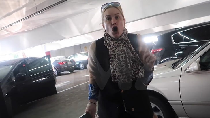 'Vampire Diaries' actress Alice Evans lost her s**t on a YouTuber who claims she hit her car in a parking lot and drove away -- and the confrontation between the two is wild.