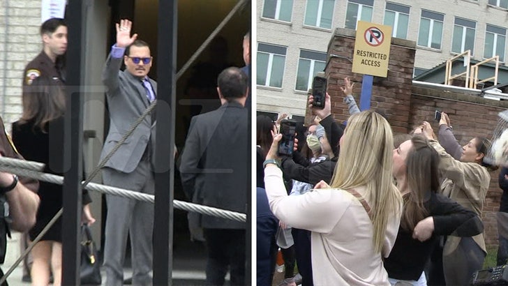 Johnny Depp Mahkemeye Geldiğinde Kahramanları Karşılıyor, Tanıklık Etmesi Bekleniyor