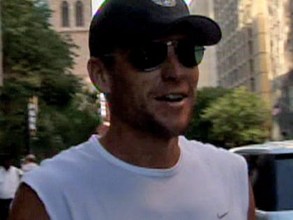 0118-lance-armstrong-tmz