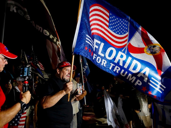 Trump Supporters Protest at Mar-a-Lago After FBI Raided Ex-President's Home.jpg