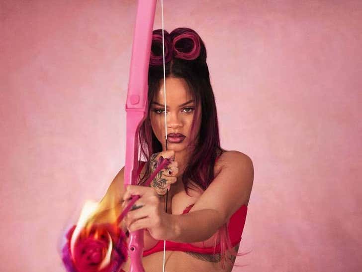 Rihanna terlihat api di fenty valentine day lingerie