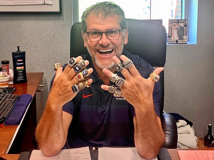 Geno Auriemma insta 1