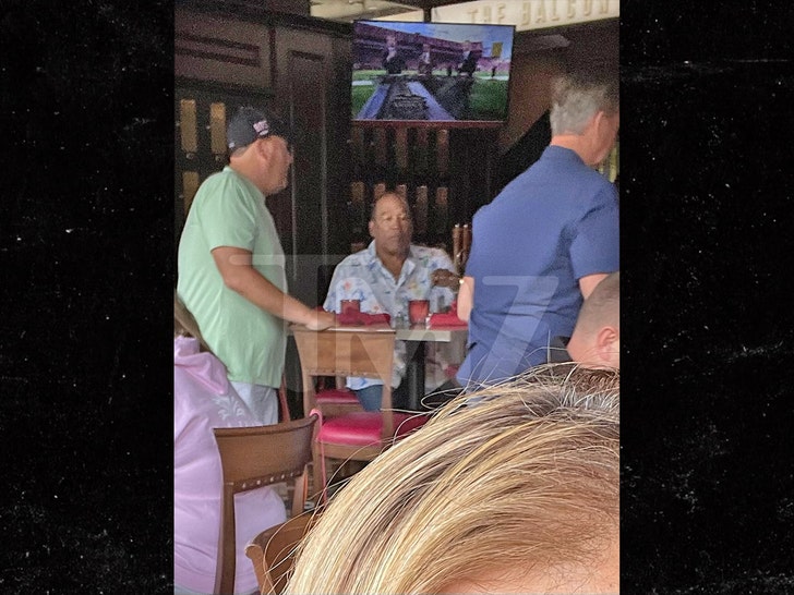 O.J. Simpson spotted at Bills-Rams game; Takes selfies with fans