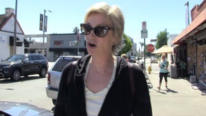 Jane Lynch -- 'I'd Be Angry Too' Over Klugman Diss
