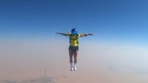 Lewis Hamilton Goes Skydiving In Dubai, Incredible Video