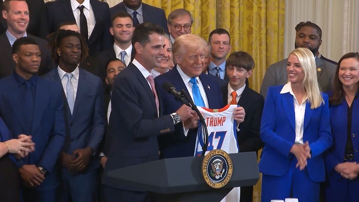 052125_donald_trump_florida_gators_kal