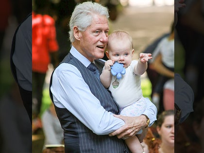 0716-bill-clinton-inf-photo-01
