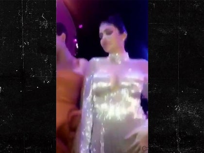 122717_kylie_primary