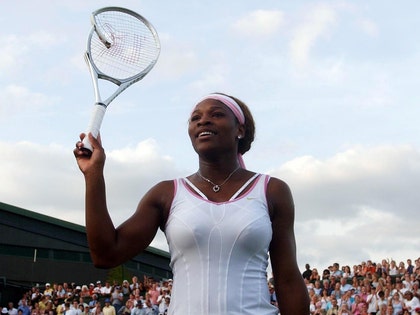 1029-serena-williams-broken-racket-2005-alamy