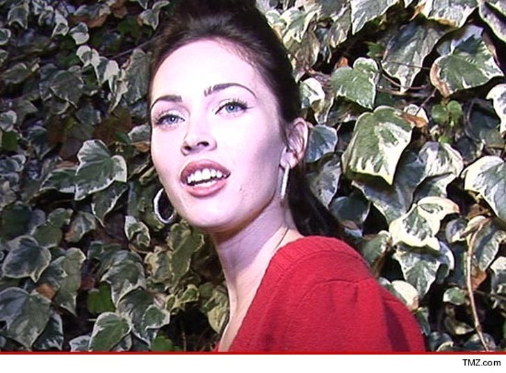 Megan Fox Legal Threat Over Nude Pic Those Arent My Boobs