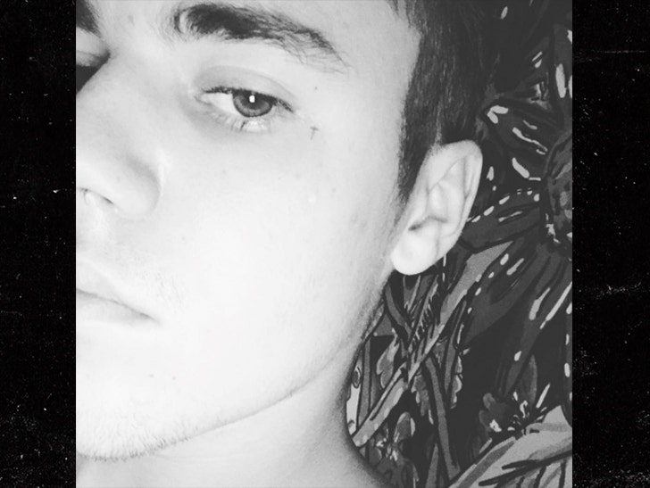 Justin Bieber Flaunts Cross Tattoo Near His Eye