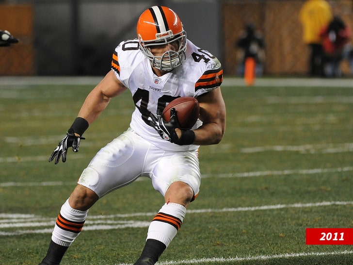 Peyton Hillis on 'road to recovery' after swimming accident - College  Football HQ