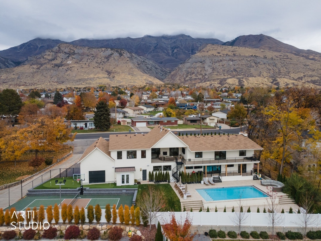 essi & Jordan Ngatikaura House 102