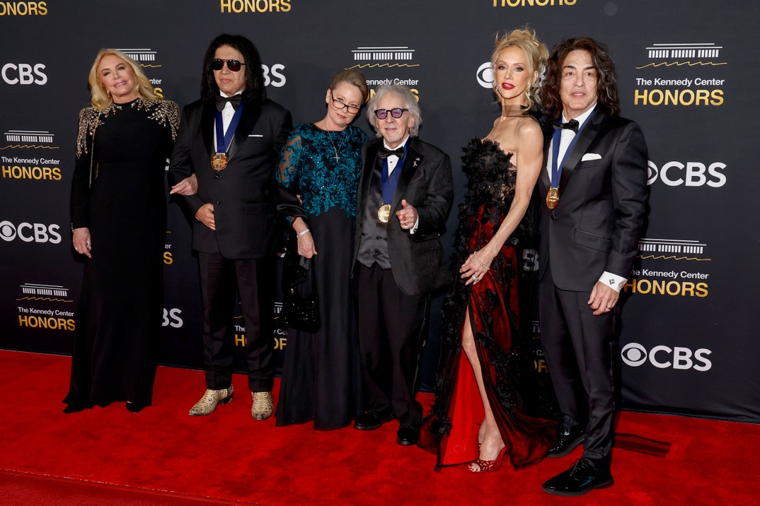 Shannon Tweed, Gene Simmons, Gigi Criss, Peter Criss, Erin Sutton, and Paul Stanley