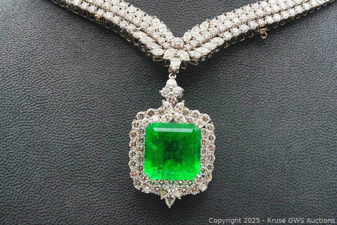 Mariah Carey Emerald And Diamond Necklace For Auction 3