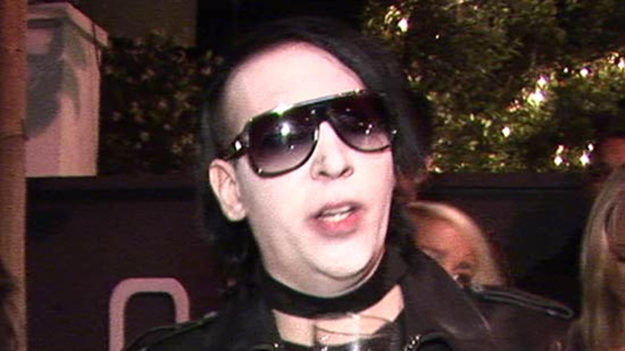 Marilyn Manson recovering from flu after passing out onstage 