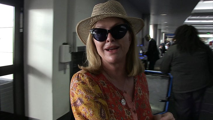 082218_kathy_hilton_kal