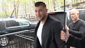Tim Tebow Warns Gators Fans Before LSU Game, Death Valley Ain't Easy!!
