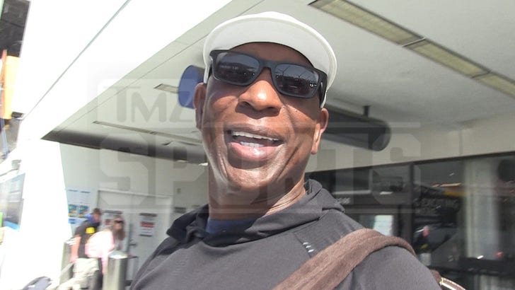 Eric Dickerson Expects Tom Brady To Be Great In Analyst Role, 'Like Tony Romo!'.jpg