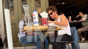 sub-shaun-white-tmz-1