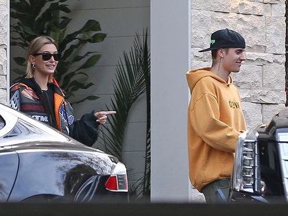 0108-hailey-justin-bieber-backgrid