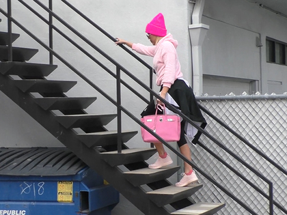 022719_khloe_primary