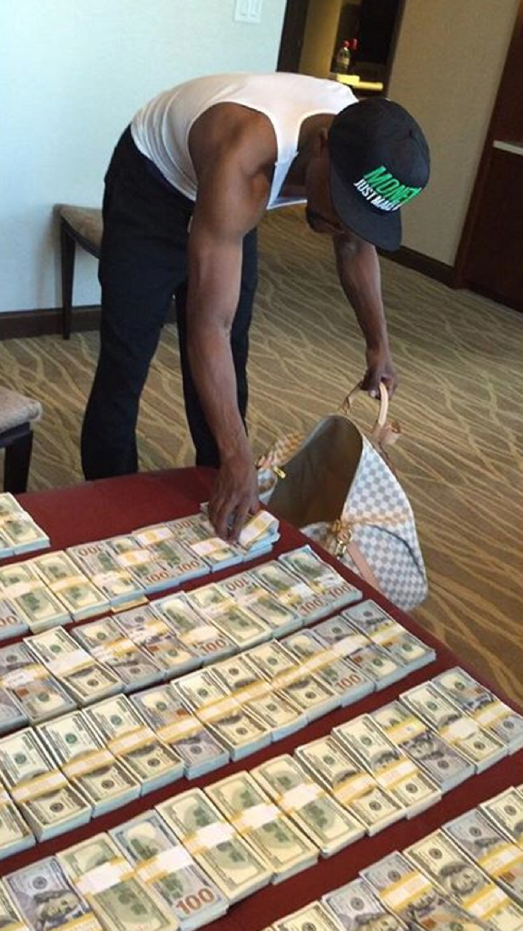floyd_mayweather_living_large_2_photos3