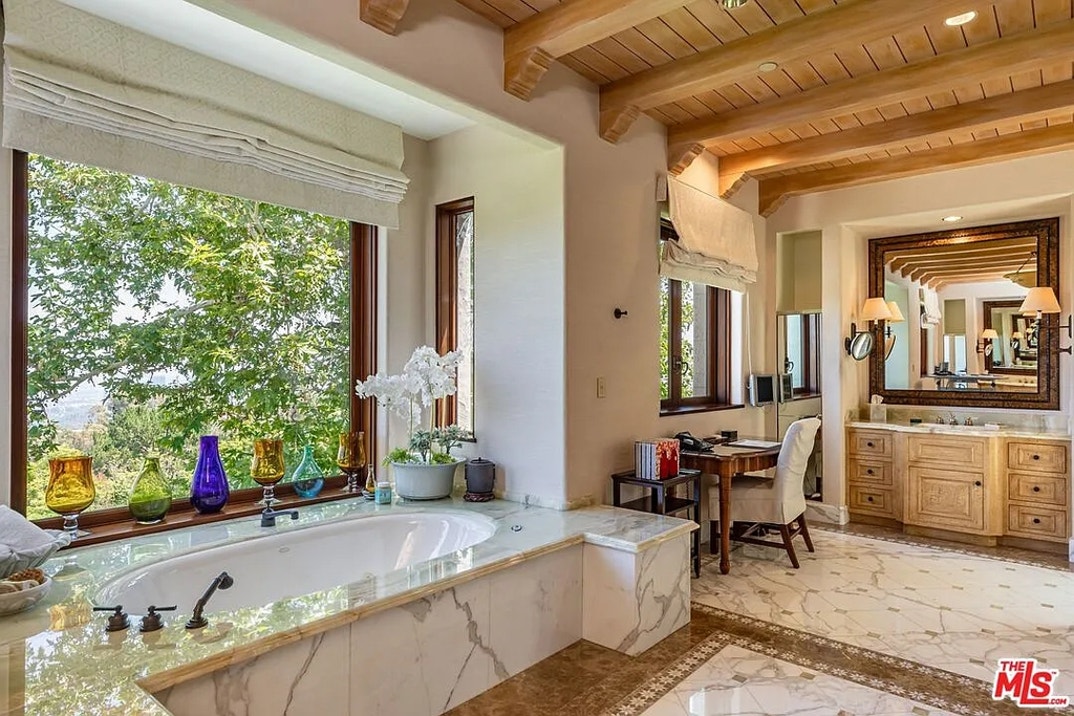 Quincy Jones Estate 9