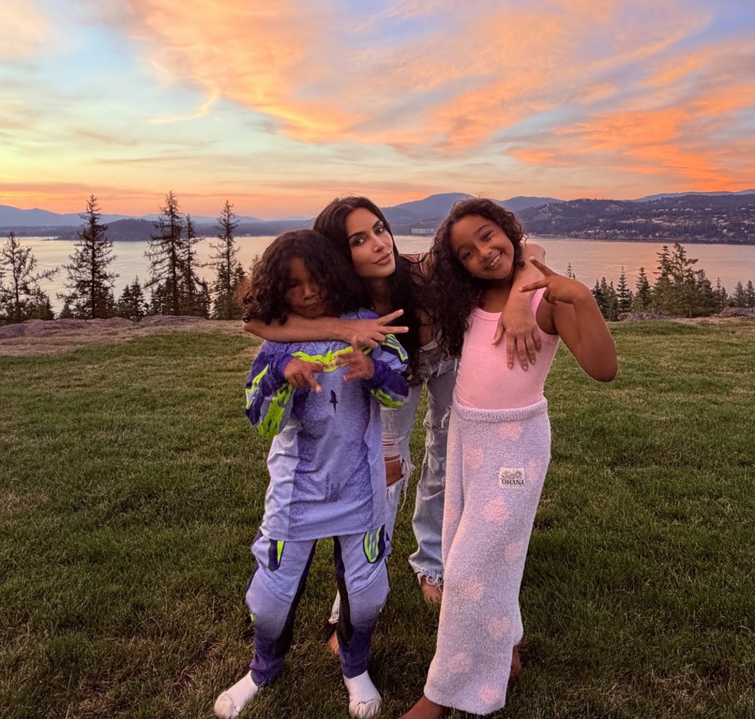 Kim Kardashian Lewis Hamilton Kids At Lake 8