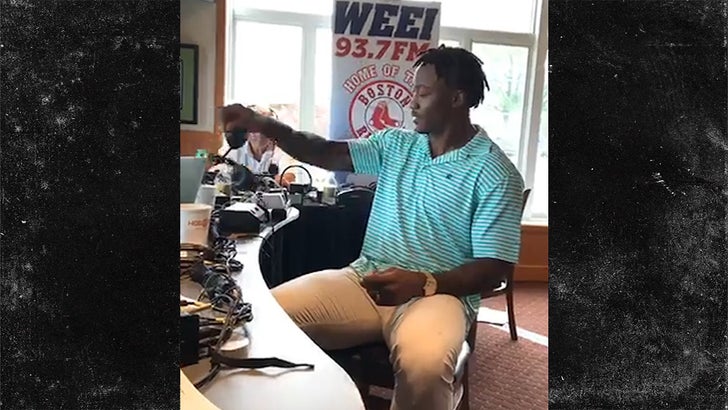 Giants' Brandon Marshall walks out of radio interview after