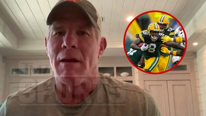 090825_brett_favre_packers_kal_v2