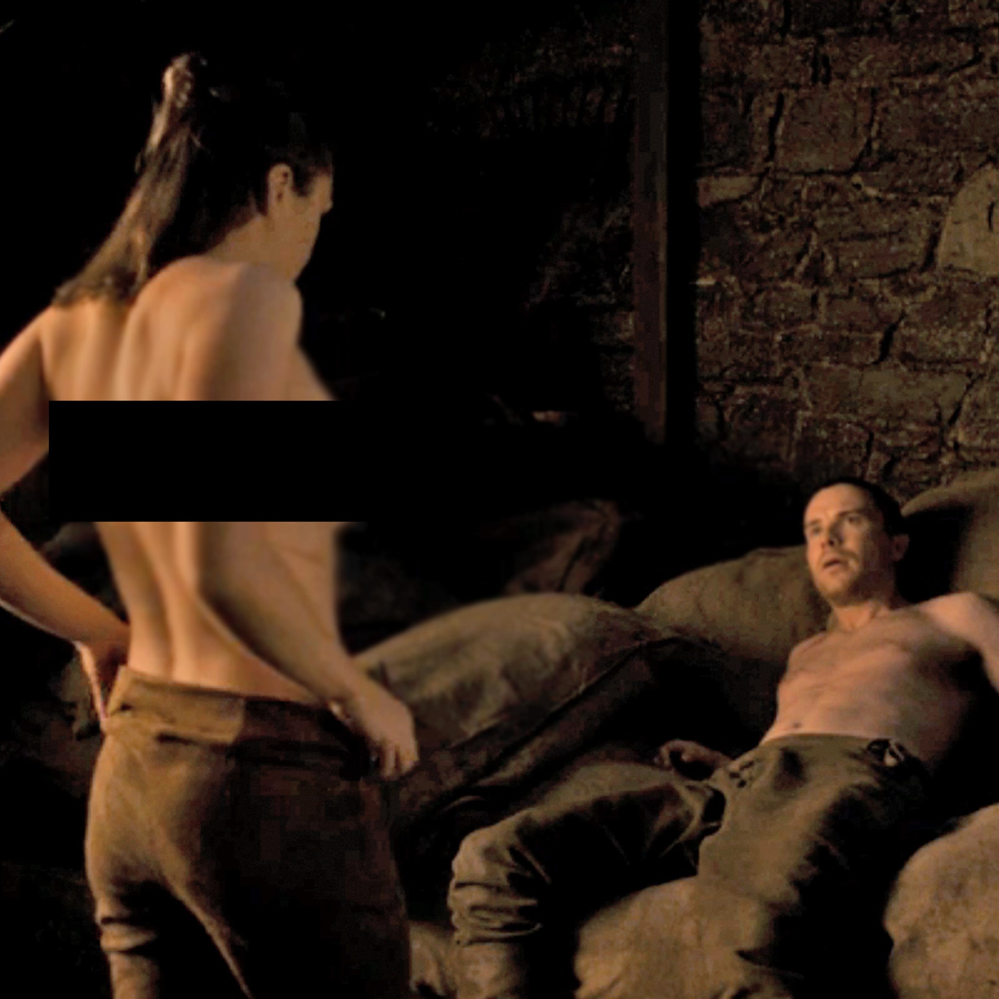 Game of thrones sex scene outside clothes on