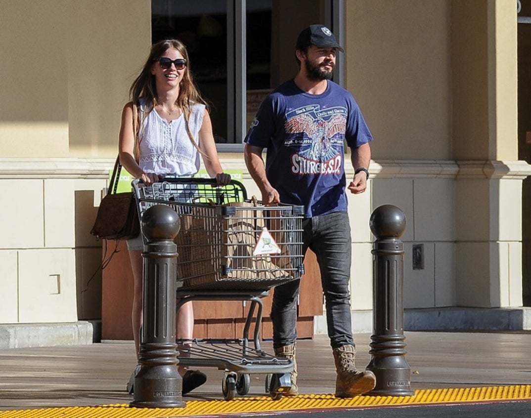mia_shia_together03