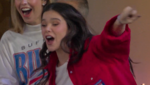 101326 hailee steinfeld primary 2