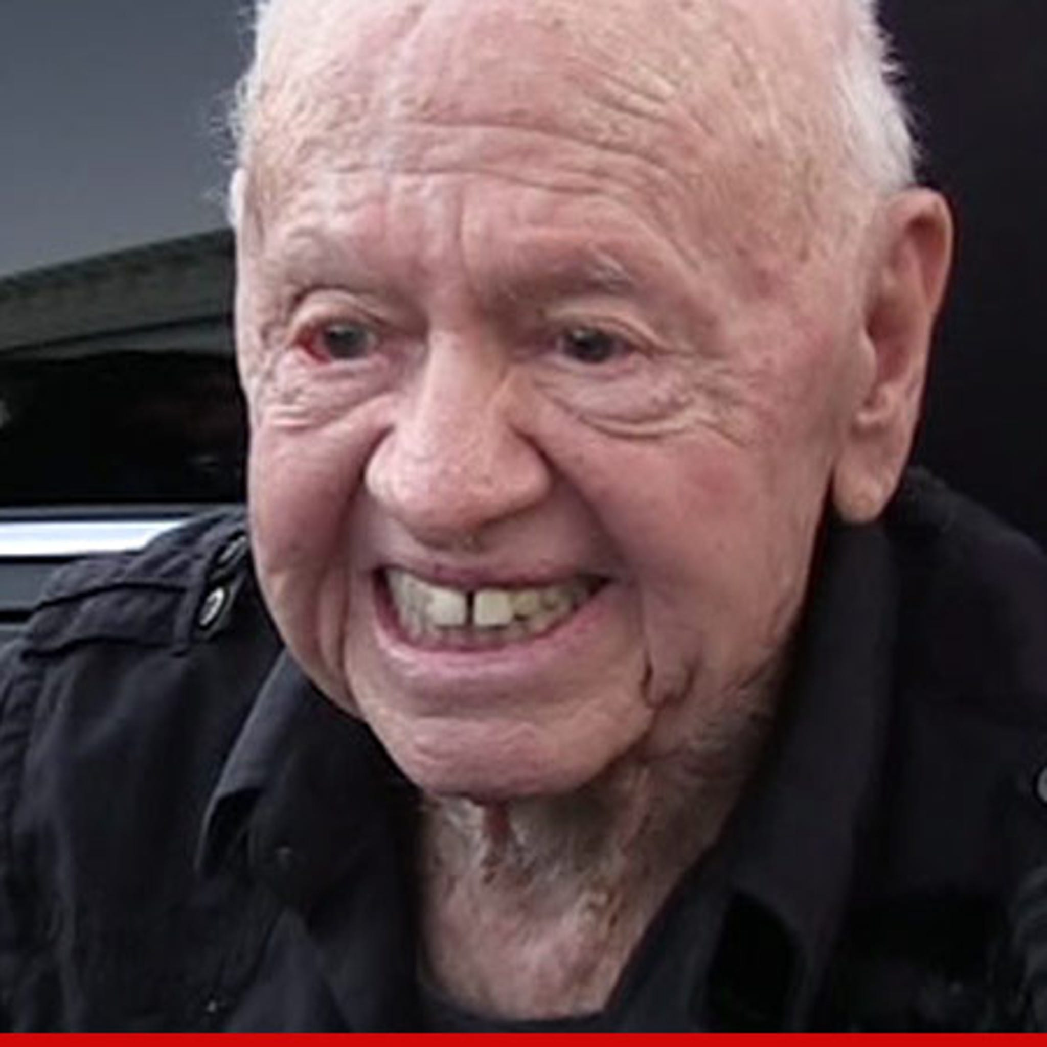 Fight over Mickey Rooney's remains averted