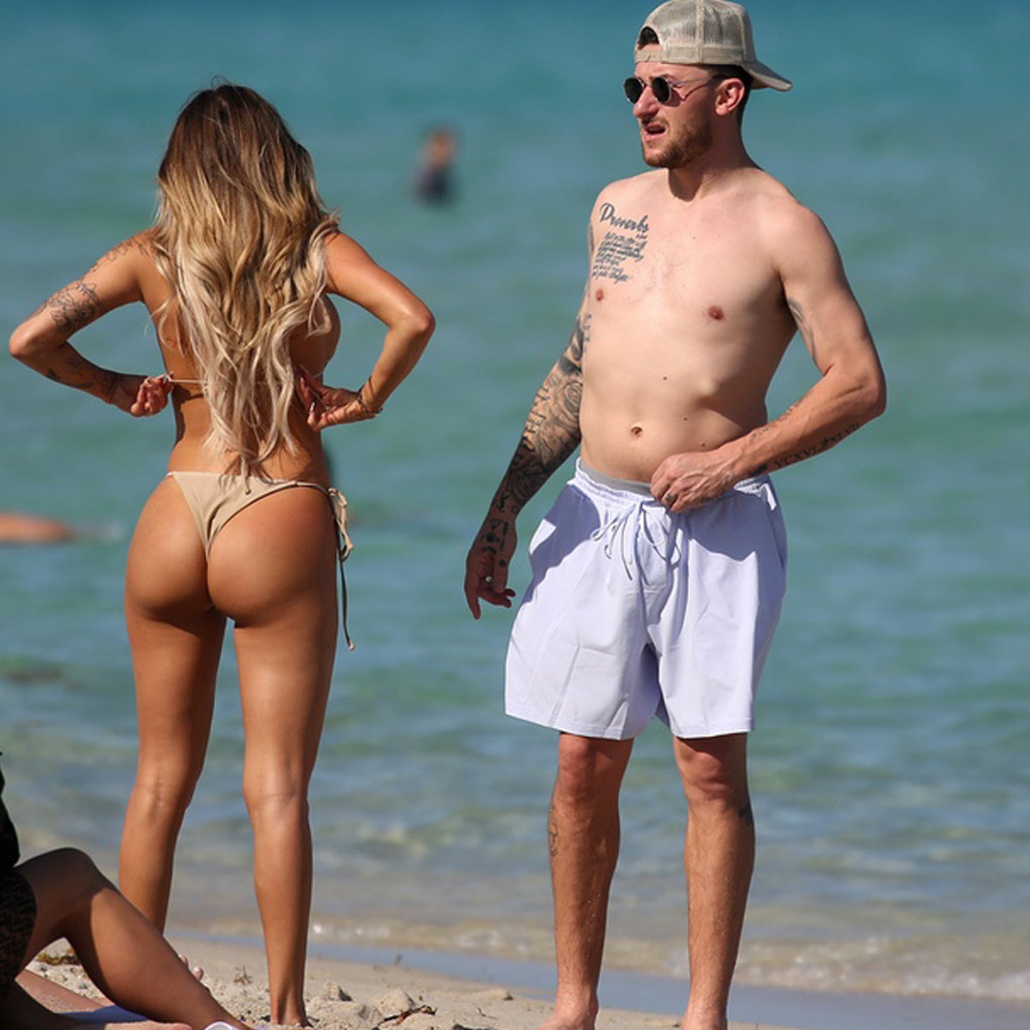 Johnny Manziel Hangs With Bikini Model
