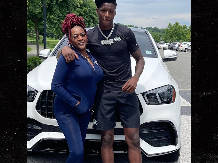 Sauce Gardner went from Detroit to the doorstep of a first-round NFL draft  pick. Now he's taking care of mom, too. 