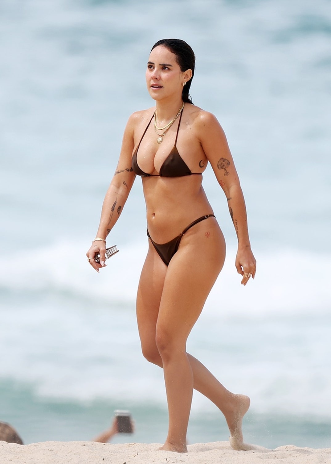 Bad Bunny Gabriela Berlingeri Australia Beach 6